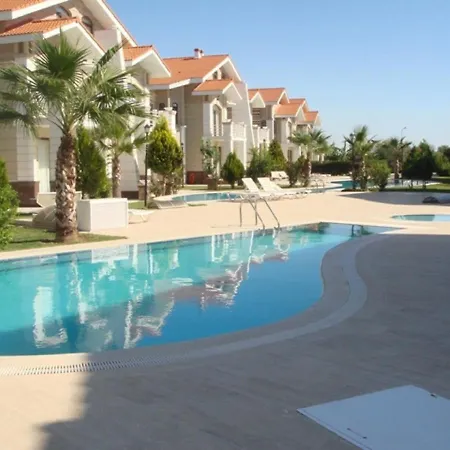 Welcome To The Two Attached Villas On Gated Community Accommodation Up To 12 Feriehus